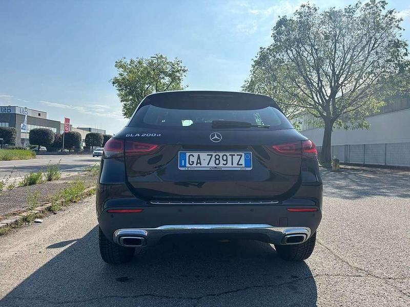 Usata Mercedes GLA200 150 CV (110 kW) 2020 Nero SUV