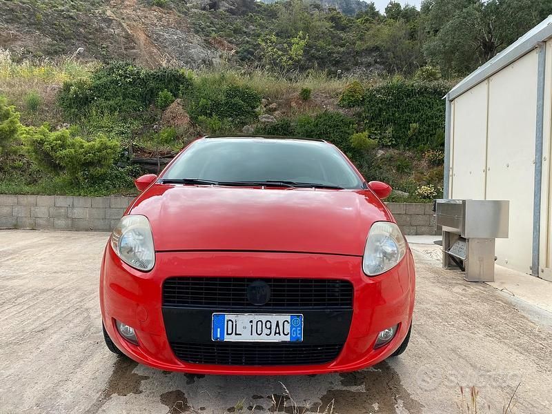 Usata Fiat Grande Punto Sport 90 CV (66 kW) 2007 Rosso Utilitaria