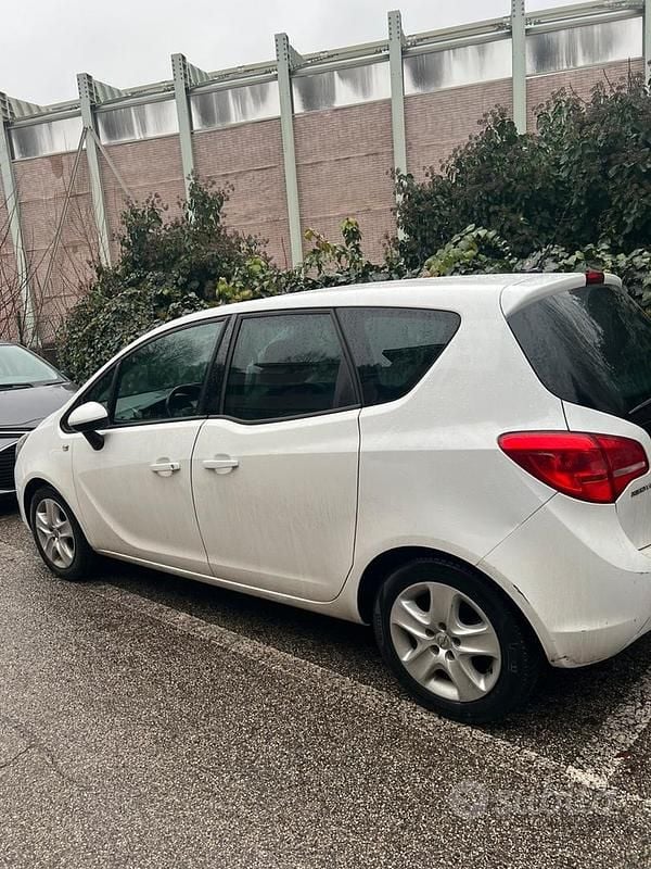 Usata Opel Meriva 120 CV (88 kW) 2015 Bianco Monovolume