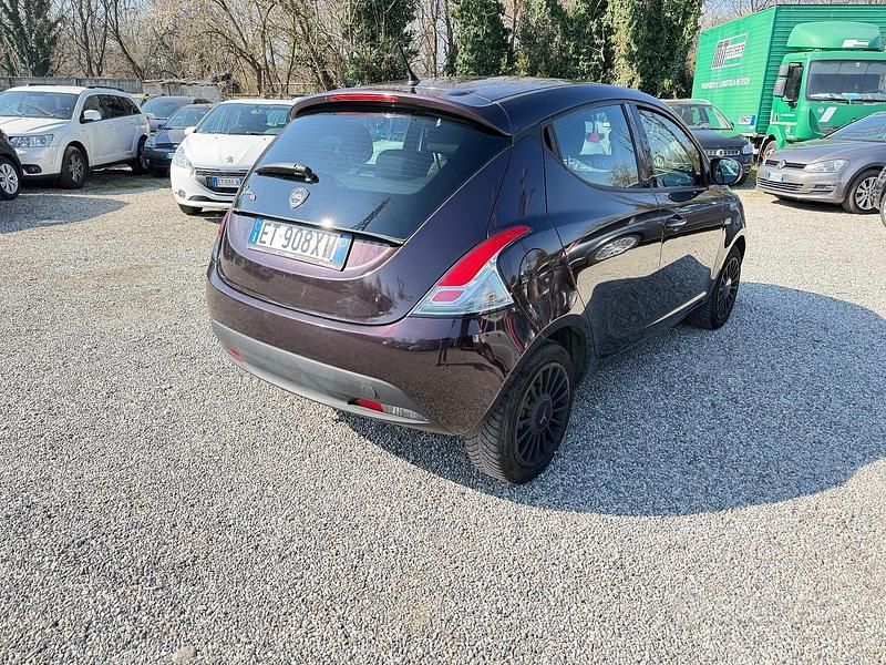 Usata Lancia Ypsilon S 69 CV (50 kW) 2014 Nero Utilitaria