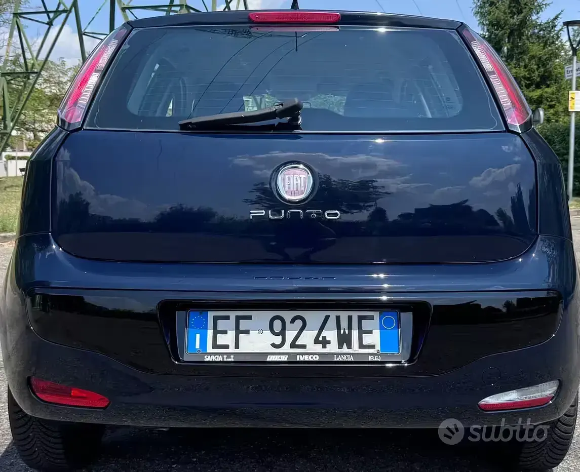 Usata Fiat Punto Evo Dynamic 69 CV (50 kW) 2011 Blu Utilitaria
