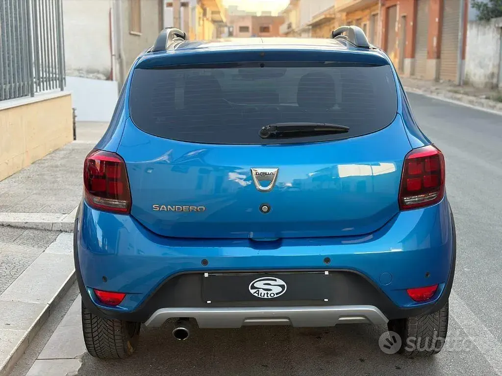 Usata Dacia Sandero Stepway 90 CV (66 kW) 2019 Azzurro Berlina