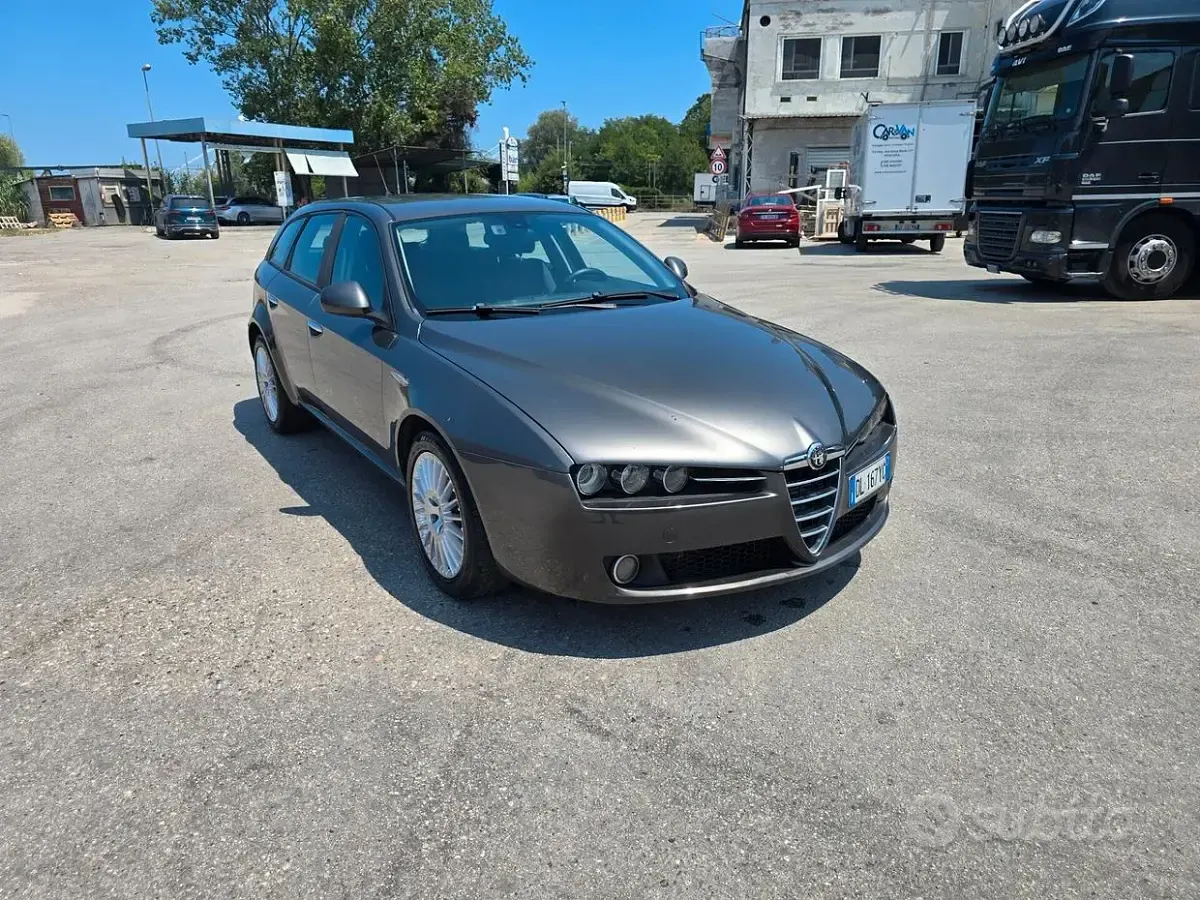 Usata Alfa Romeo 159 150 CV (110 kW) 2008 Grigio Station wagon