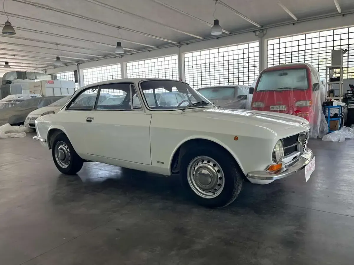 Usata Alfa Romeo GT Junior 88 CV (64 kW) 1972 Bianco