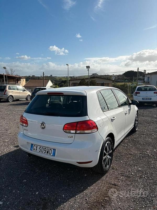 Usata VW Golf VII Highline 105 CV (77 kW) 2012 Bianco Berlina