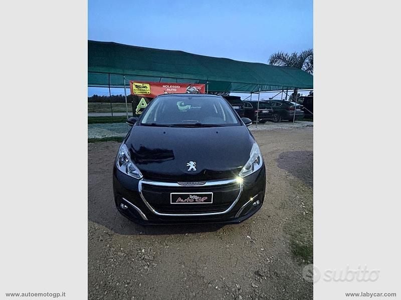 Usata Peugeot 208 Active 68 CV (50 kW) 2015 Utilitaria