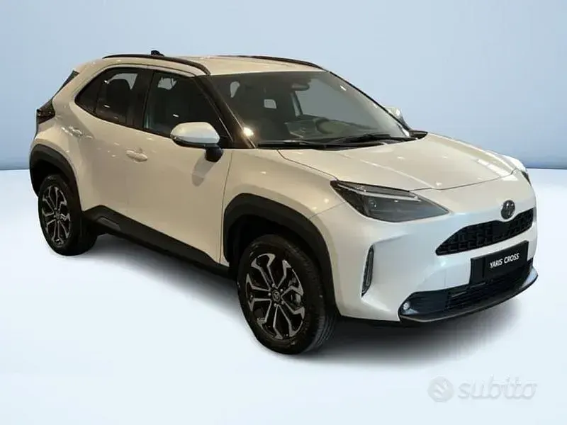 Nuova Toyota Yaris Cross 130 CV (95 kW) 2026 Bianco SUV