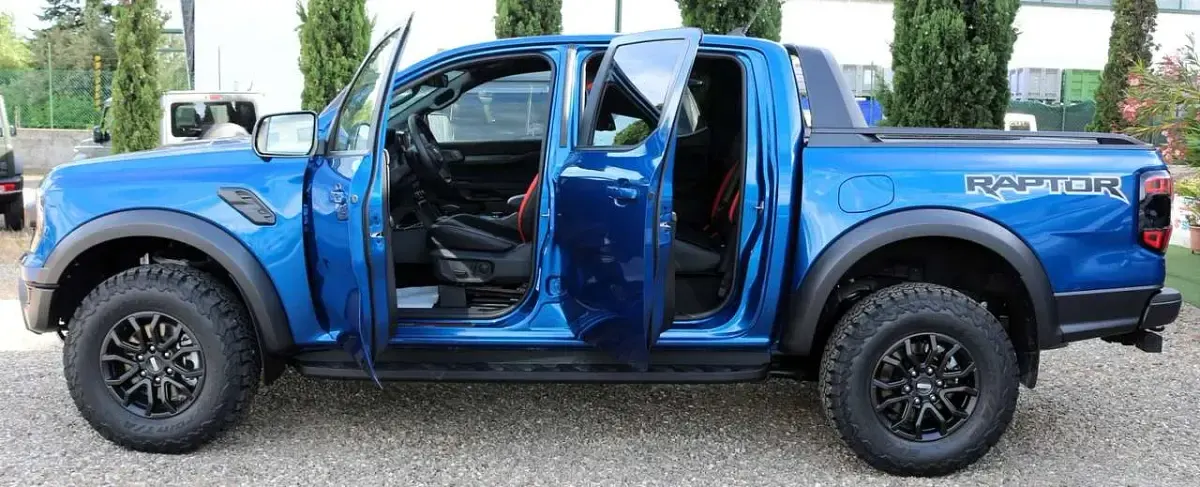 Nuova Ford Ranger Raptor 209 CV (153 kW) 2026 Blue lightning metal Pick-up