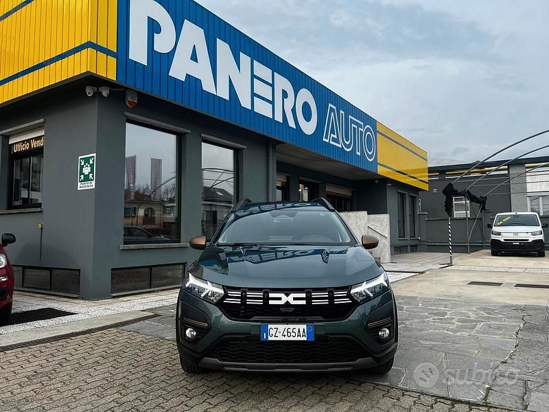 Usata Dacia Jogger Extreme 101 CV (74 kW) 2025 Verde Monovolume