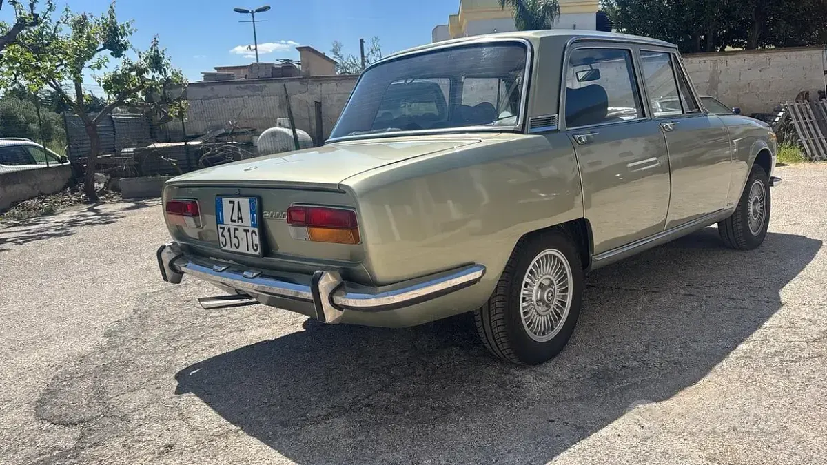 Usata Alfa Romeo 2000 131 CV (96 kW) 1970 Verde Berlina