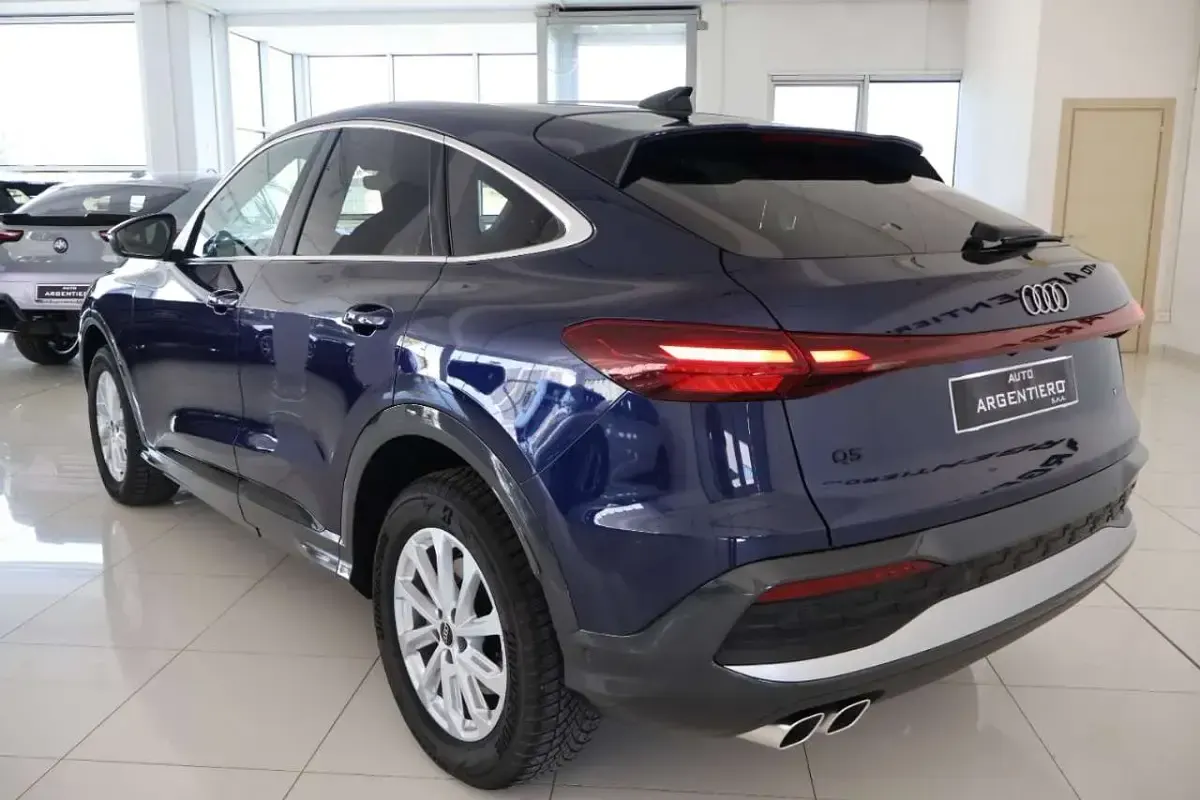 Usata Audi Q5 Advanced 204 CV (150 kW) 2025 Blu navarra met SUV