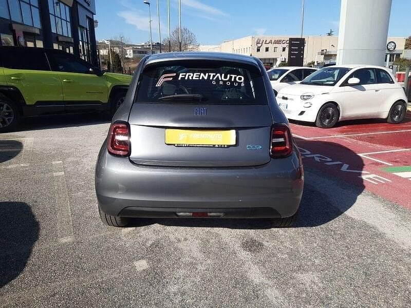 Usata Fiat 500e Icon 42 kW (58 CV) 2023 Grigio Berlina
