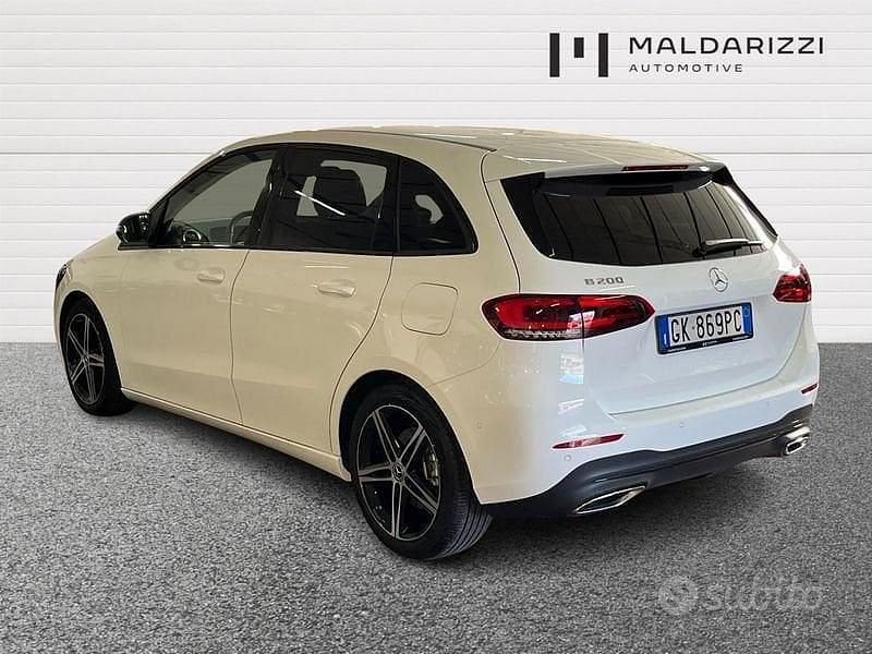 Usata Mercedes 200 163 CV (119 kW) 2022 Bianco Monovolume
