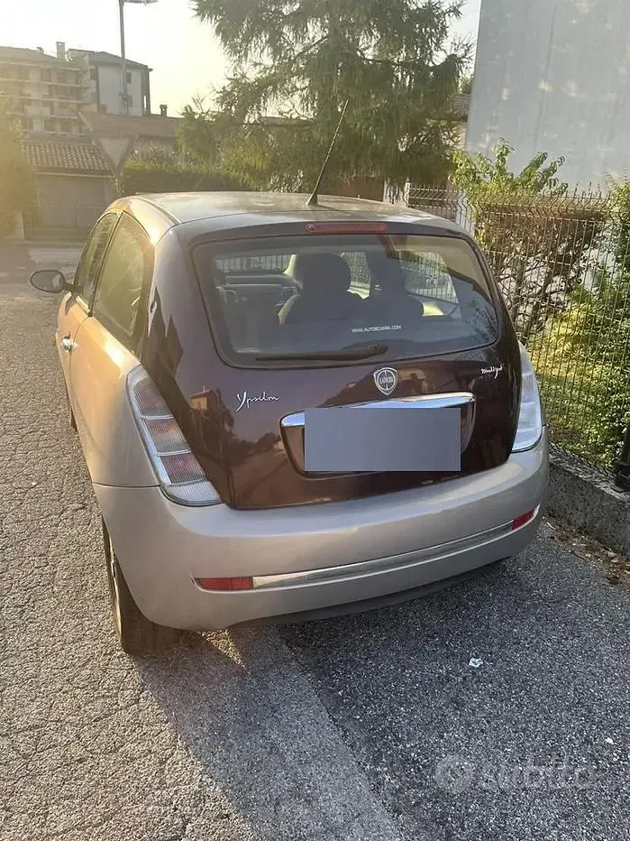 Usata Lancia Ypsilon 75 CV (55 kW) 2008 Grigio Utilitaria
