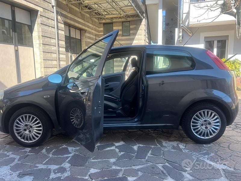 Usata Fiat Grande Punto Active 65 CV (47 kW) 2009 Utilitaria
