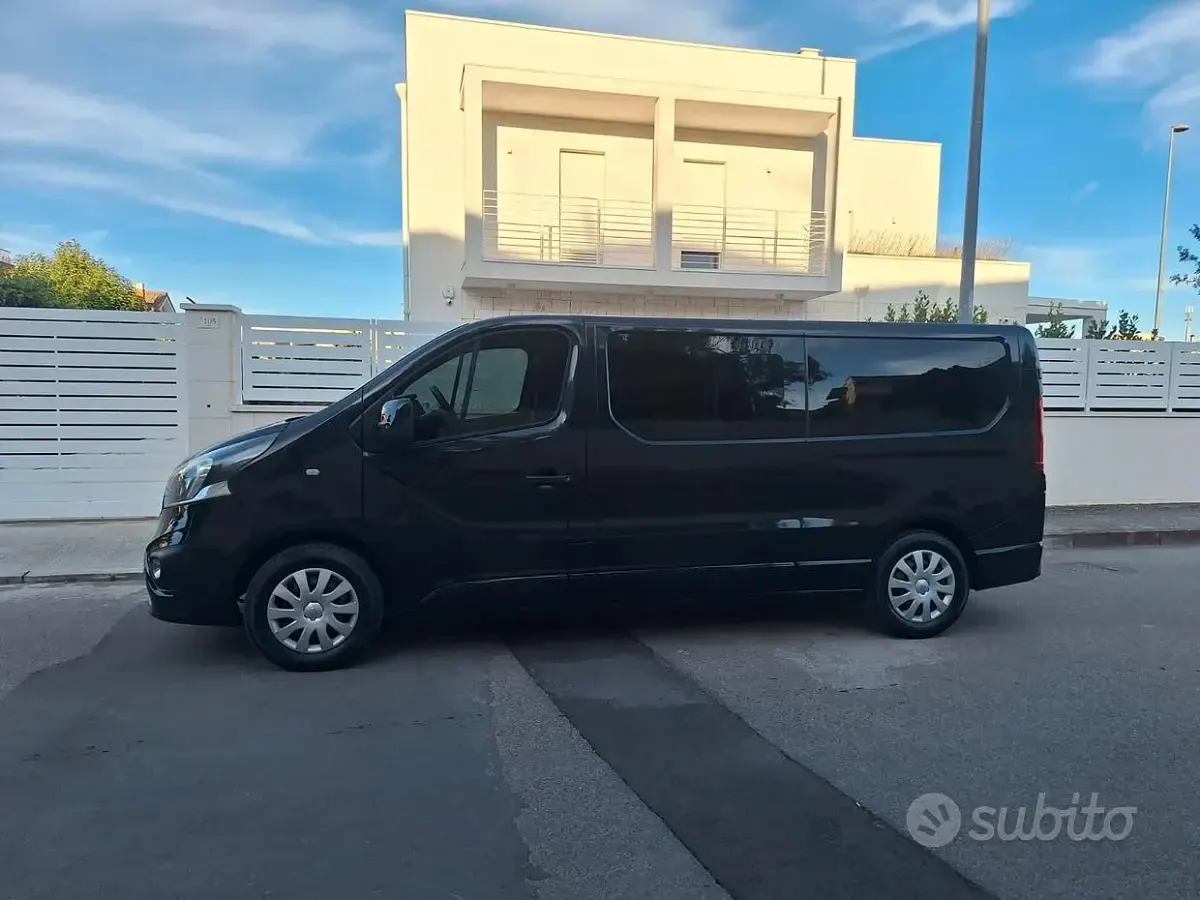 Usata Opel Vivaro 125 CV (91 kW) 2016 Nero Monovolume