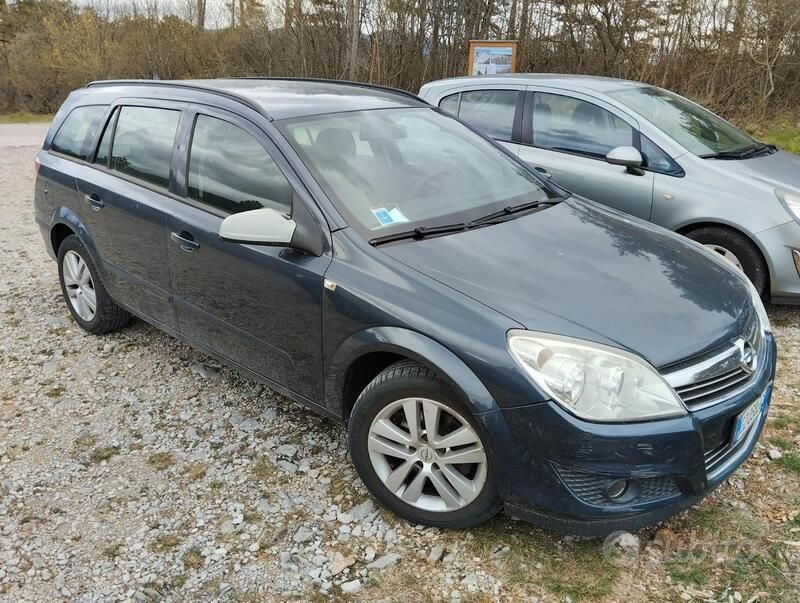 Usata Opel Astra Cosmo 116 CV (85 kW) 2008 Blu/azzurro Station wagon