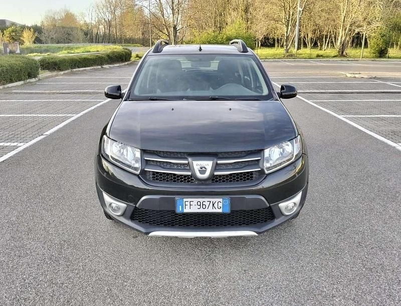 Usata Dacia Sandero Stepway 90 CV (66 kW) 2016 Nero Berlina