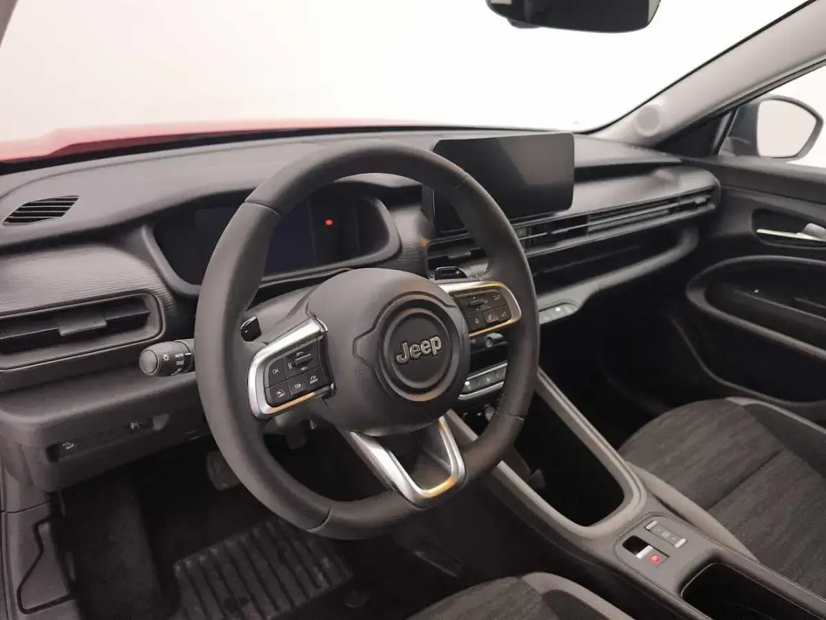Usata Jeep Avenger Longitude 110 CV (80 kW) 2024 Rosso SUV