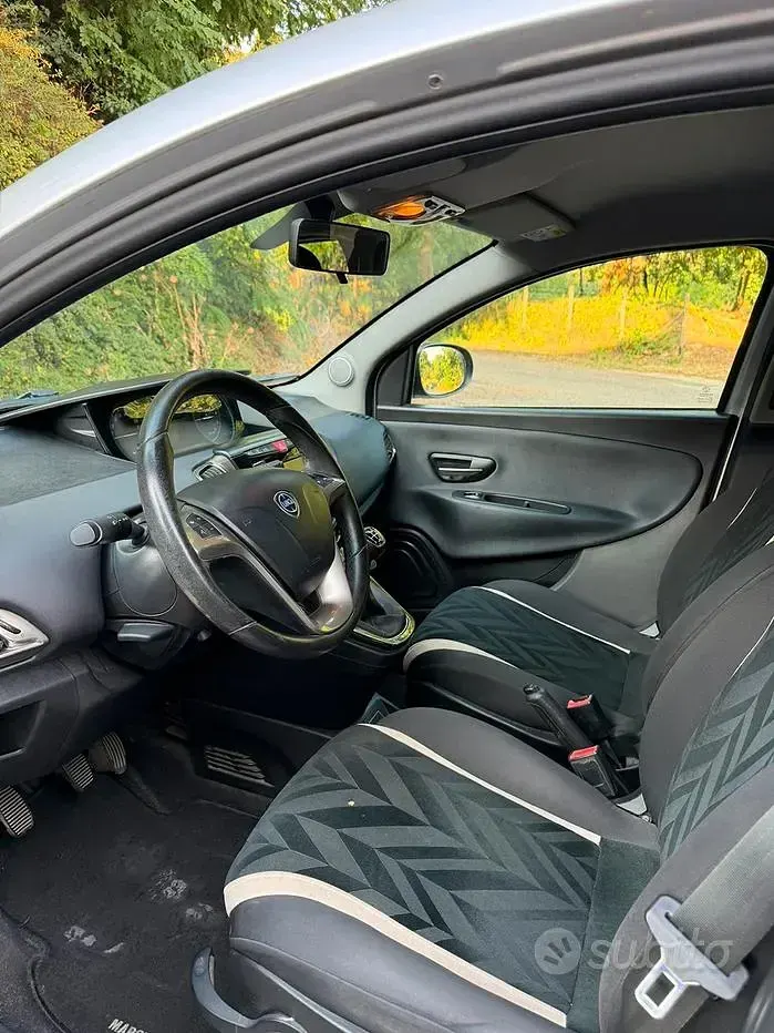 Usata Lancia Ypsilon 60 CV (44 kW) 2017 Utilitaria