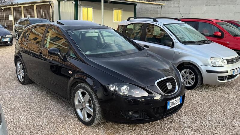 Nero Usata 2008 Seat Leon Tre volumi | 4999 € (Buon prezzo) - Immagine 1/4