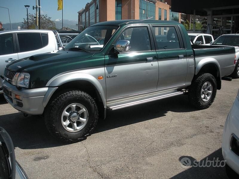 Usata Mitsubishi L200 100 CV (73 kW) 2004 Verde Pick-up