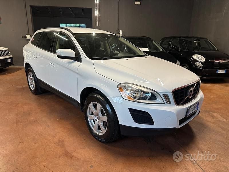 Bianco Usata 2013 Volvo XC60 Summum SUV | 9500 € (Super prezzo) - Immagine 1/4