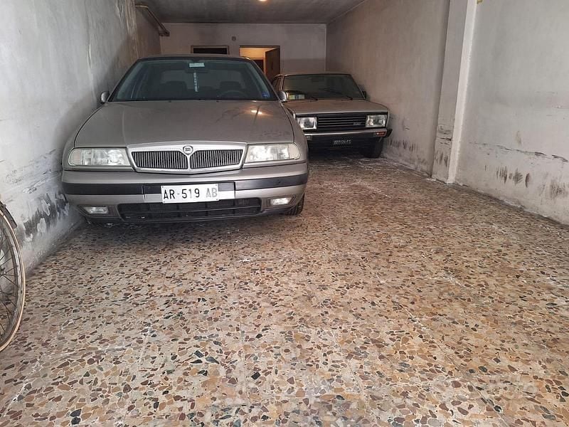 Grigio Usata 1998 Lancia Kappa Tre volumi | 2500 € (Super prezzo) - Immagine 1/4