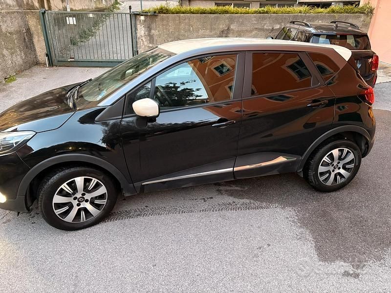 Usata Renault Captur 90 CV (66 kW) 2019 Nero SUV