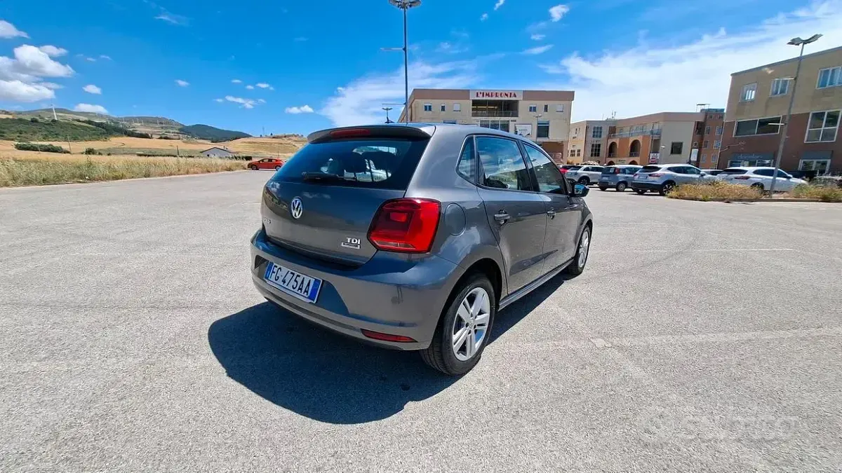 Usata VW Polo Comfortline 75 CV (55 kW) 2015 Grigio Berlina