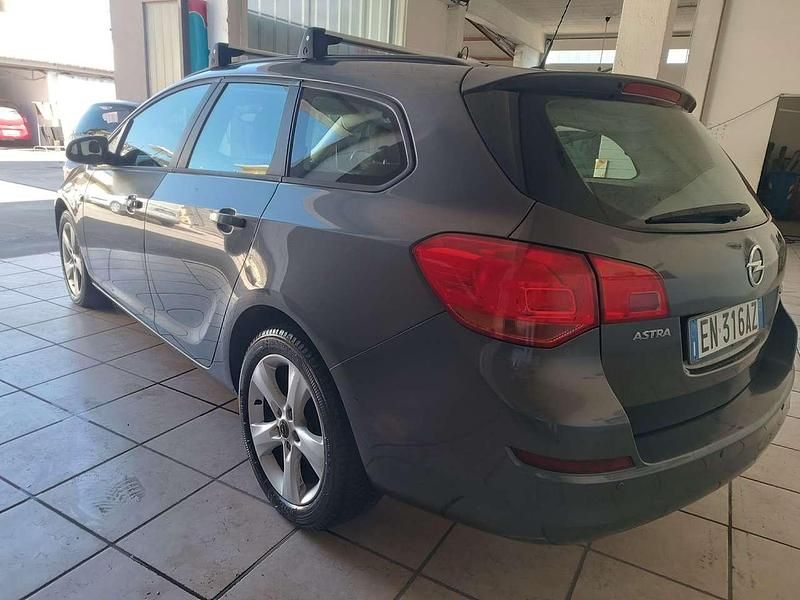 Usata Opel Astra 110 CV (80 kW) 2012 Other Station wagon