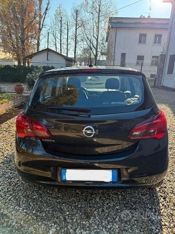Usata Opel Corsa 90 CV (66 kW) 2017 Nero Utilitaria