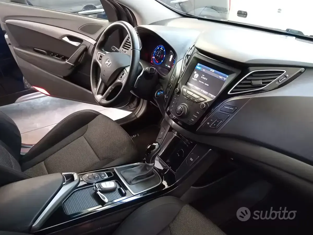 Usata Hyundai i40 136 CV (100 kW) 2019 Grigio Station wagon