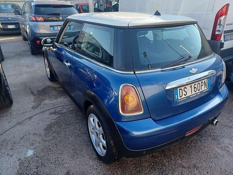 Usata Mini Cooper D 109 CV (80 kW) 2009 Blu/azzurro Utilitaria