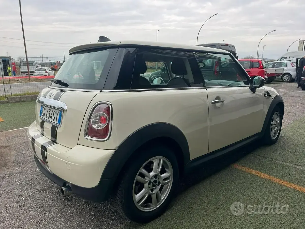 Usata Mini Cooper 2011 Bianco Utilitaria
