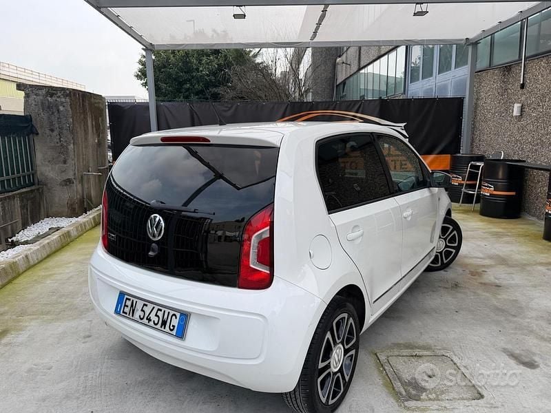 Usata VW up! Highline 75 CV (55 kW) 2013 Bianco Utilitaria