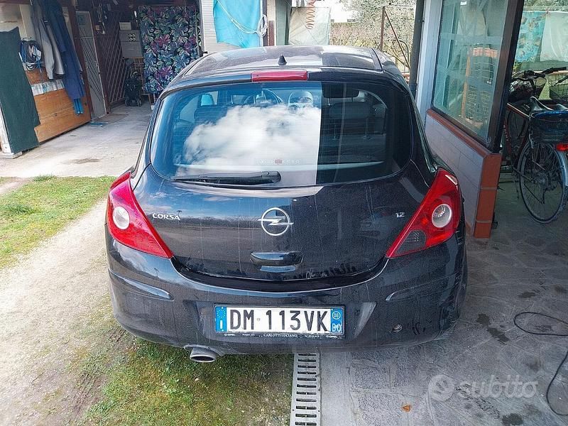 Usata Opel Corsa 58 CV (42 kW) 2008 Nero Utilitaria