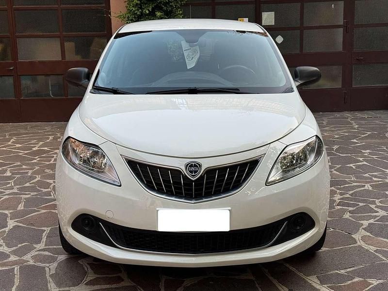 Usata Lancia Ypsilon Silver 69 CV (50 kW) 2021 Other Utilitaria