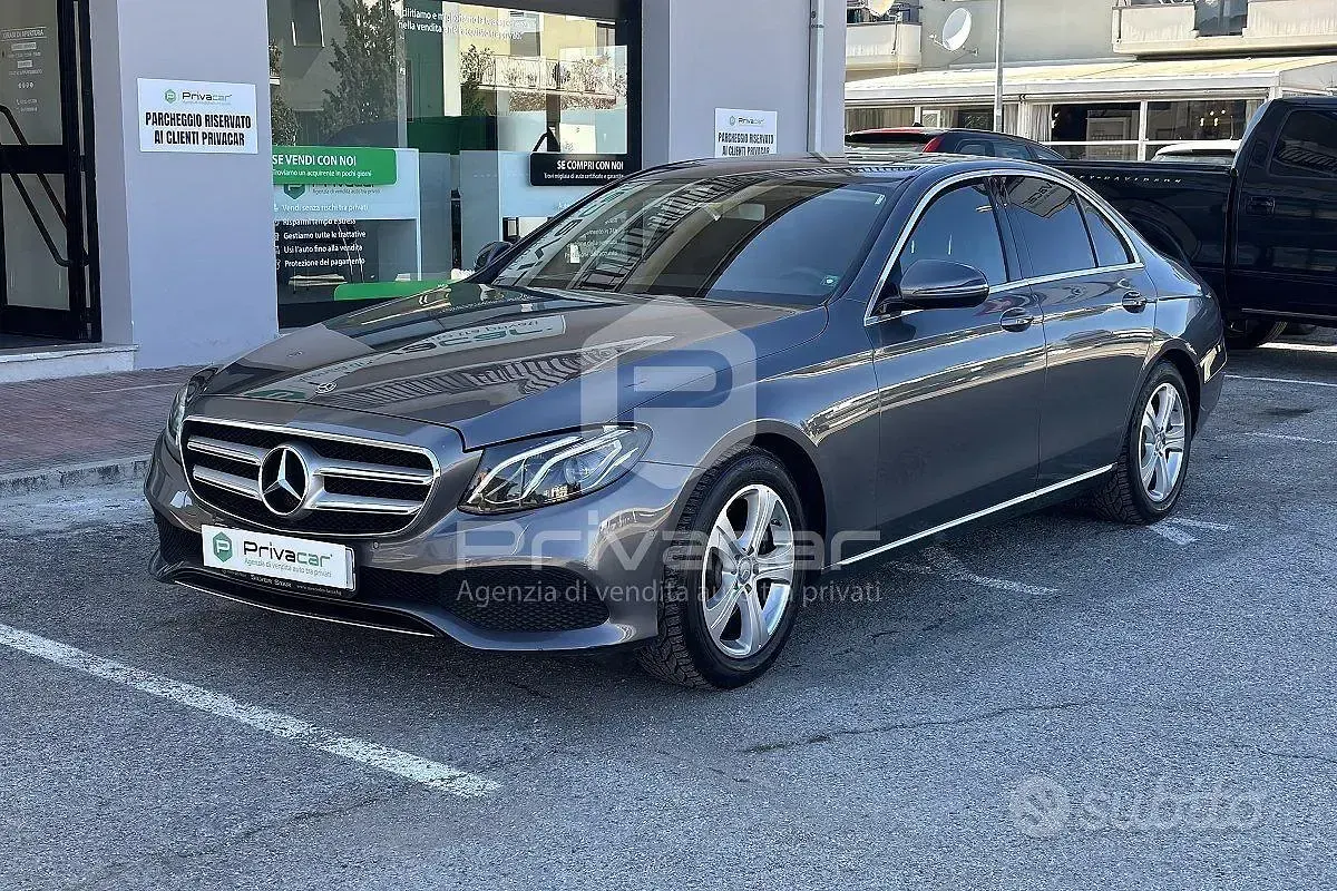 Usata Mercedes E200 Exclusive 184 CV (135 kW) 2018 Grigio Berlina