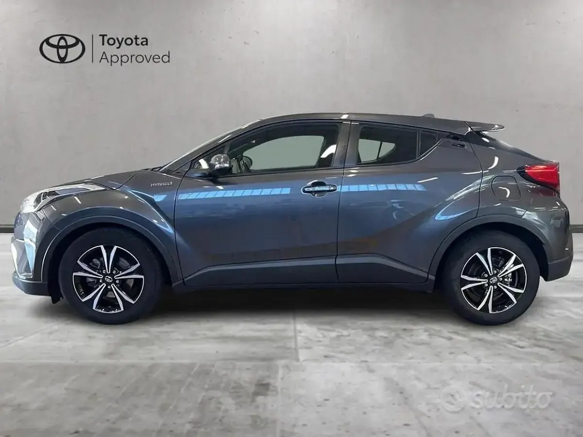 Usata Toyota C-HR Active 98 CV (72 kW) 2019 Grigio SUV