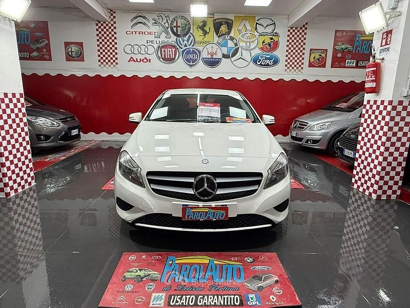 Usata Mercedes A180 109 CV (80 kW) 2015 Bianco Berlina