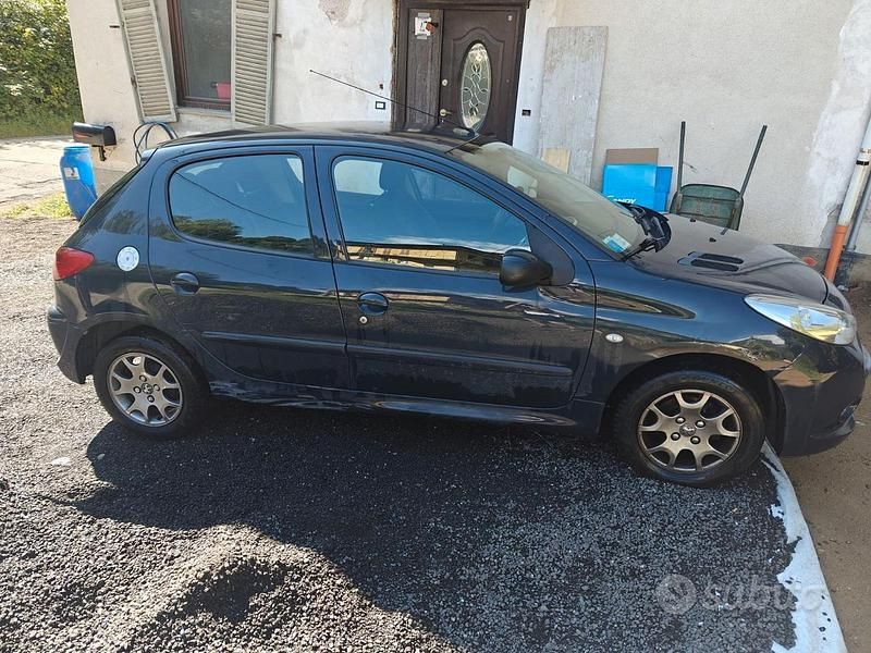 Usata Peugeot 206+ 68 CV (50 kW) 2012 Grigio Utilitaria