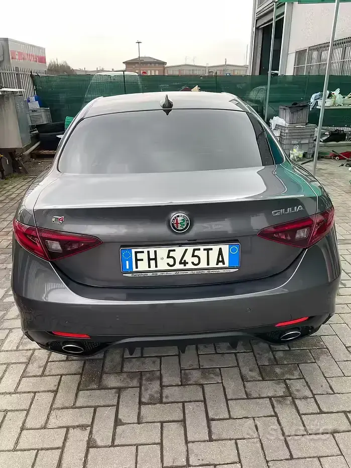 Usata Alfa Romeo Giulia Veloce 210 CV (154 kW) 2017 Marrone Berlina