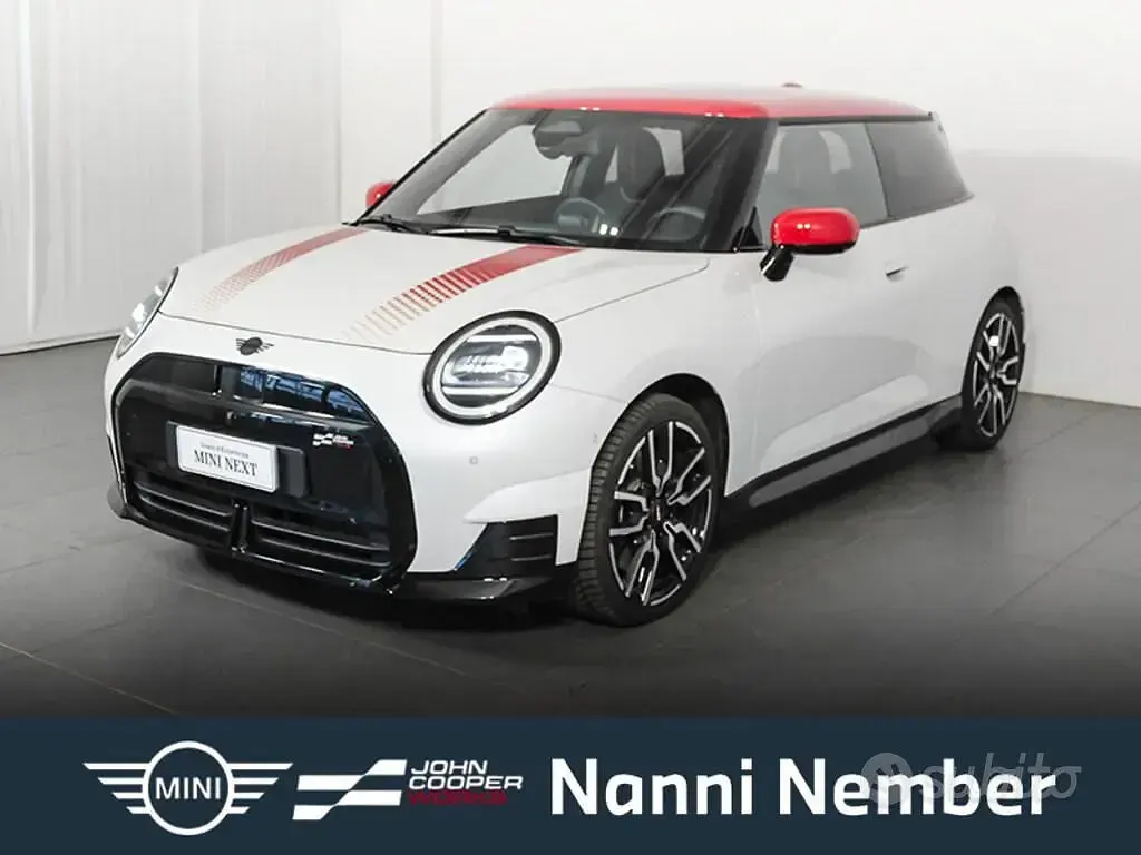 Usata Mini John Cooper Works 184 CV (135 kW) 2024 Bianco Utilitaria