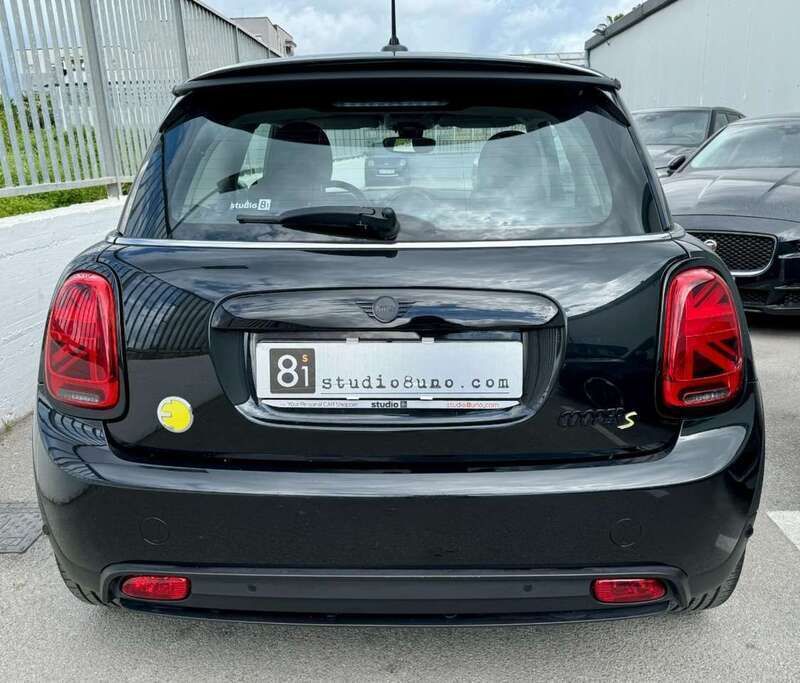 Usata Mini Cooper SE Classic 75 kW (102 CV) 2023 Nero Utilitaria