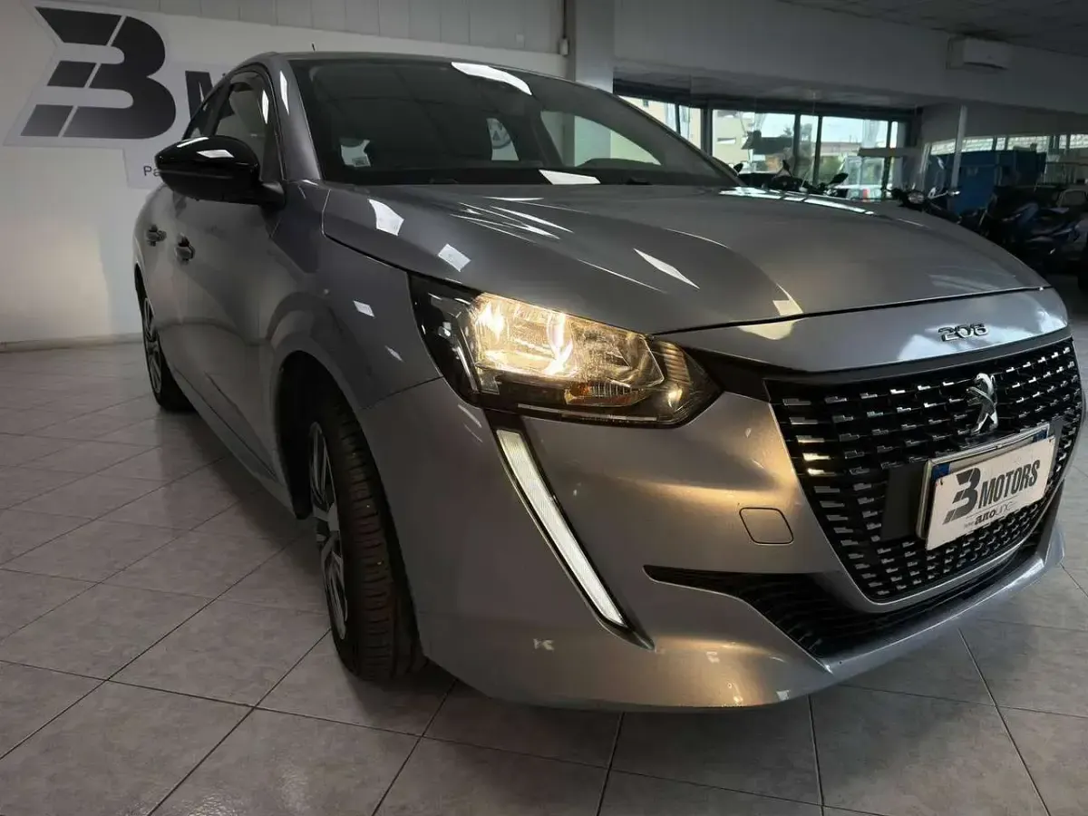 Usata Peugeot 208 Active 102 CV (75 kW) 2023 Grigio Utilitaria