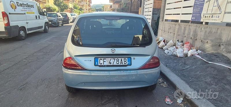 Usata Lancia Ypsilon 60 CV (44 kW) 2003 Utilitaria