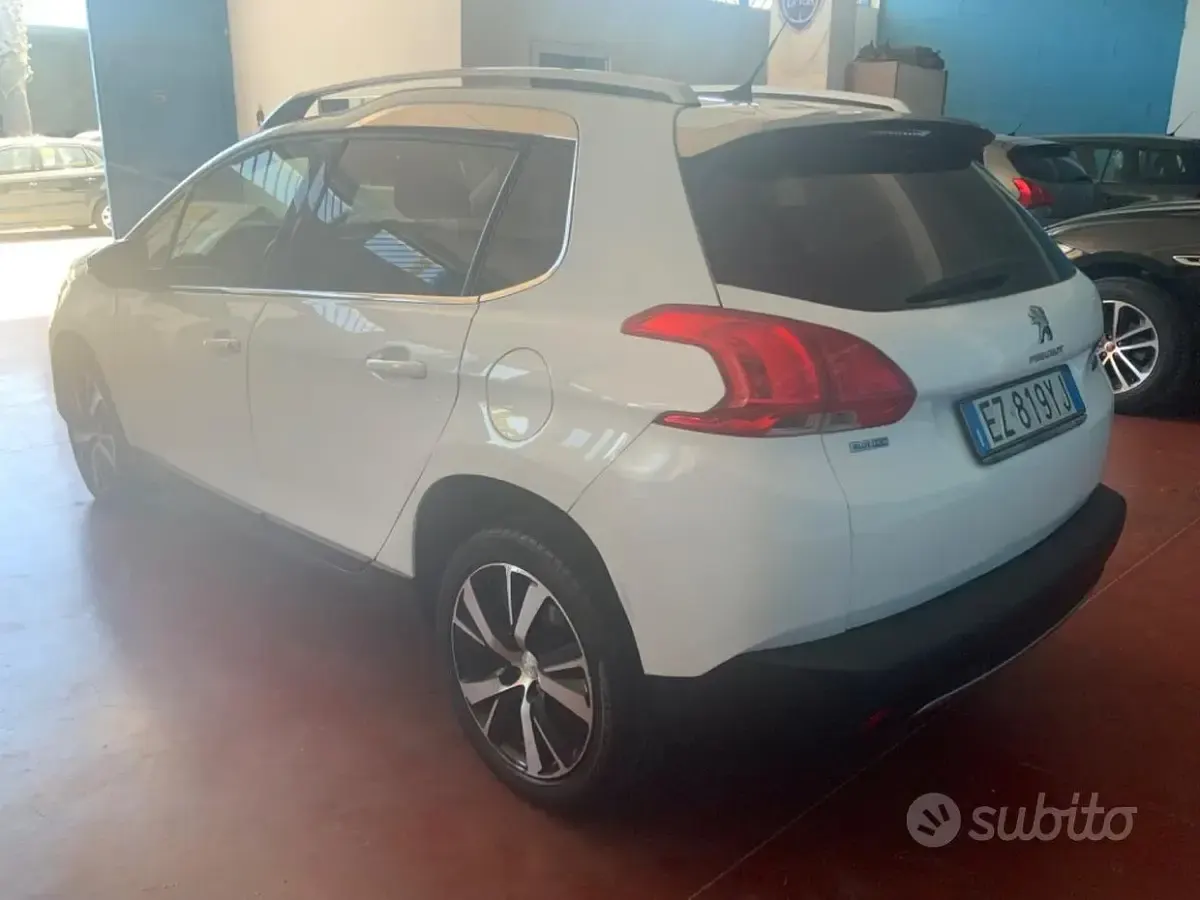 Usata Peugeot 2008 Allure 99 CV (72 kW) 2015 Bianco SUV