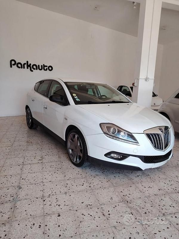 Usata Lancia Delta Silver 120 CV (88 kW) 2011 Bianco Utilitaria
