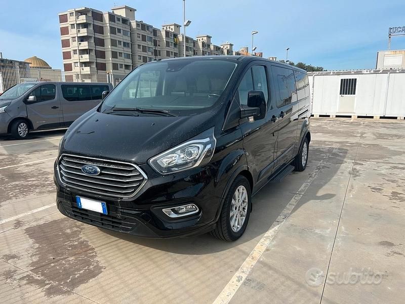 Usata Ford Tourneo 169 CV (124 kW) 2018 Nero Monovolume